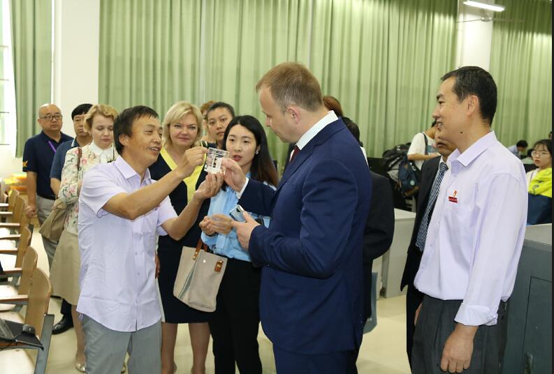 e878de3dfee24e55ac2d83c928a4d958.jpg