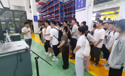 材料学院新生走进工程训练中心 沉浸式体验智能制造科技魅力